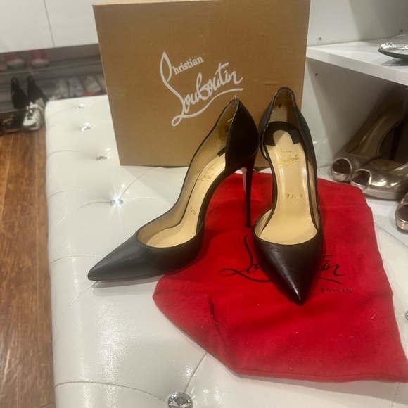 Christian Louboutin - Picture 7 of 7